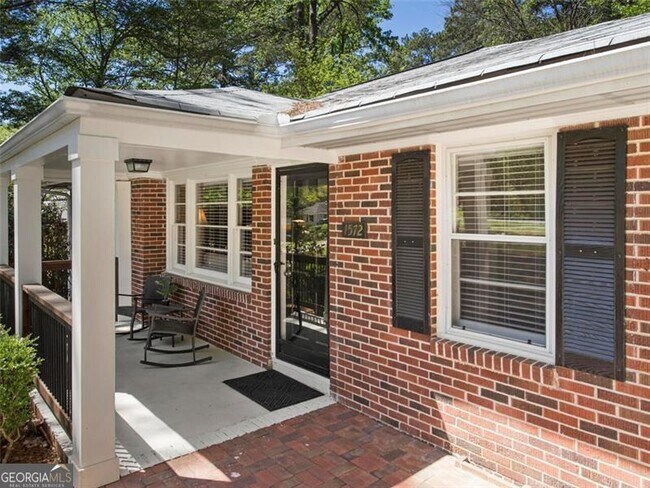 Building Photo - 1572 Berkeley Ln NE