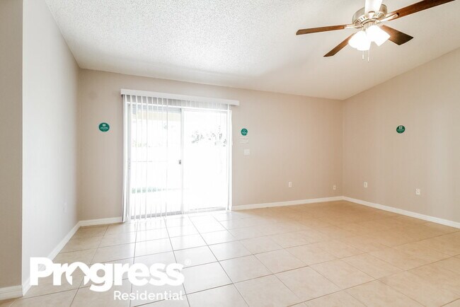 Building Photo - 1044 Cannock Dr