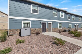 Building Photo - Modern 3 Bed Townhome with Garage – Water ...