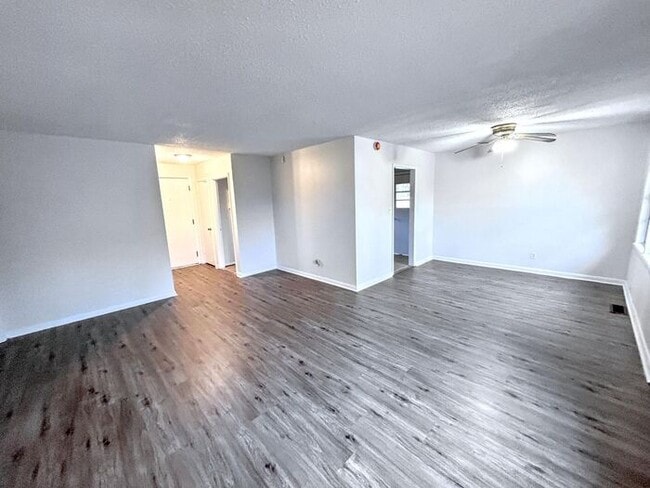 Building Photo - 1205 Woodward Rd