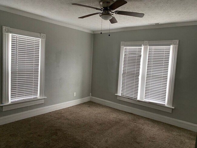 Building Photo - 2 Bedroom 2 Bathroom Single Family Home Franklinton
