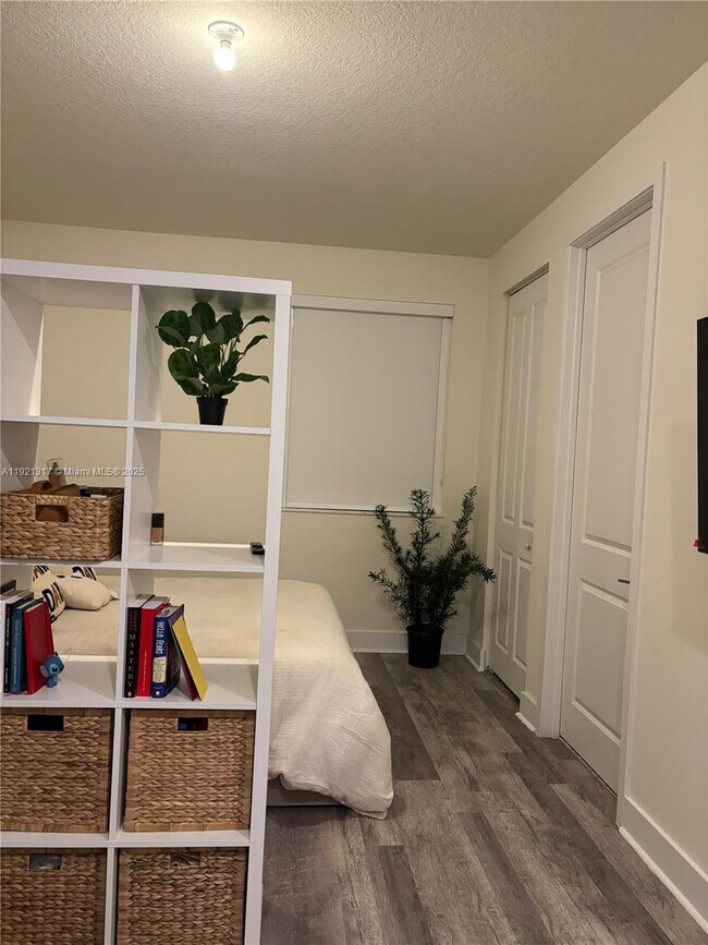 Building Photo - 6502 NW 105th Pl