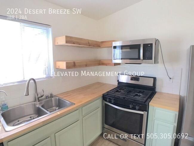 Building Photo - Beautiful 3 bedroom in SW Albuquerque! Are...