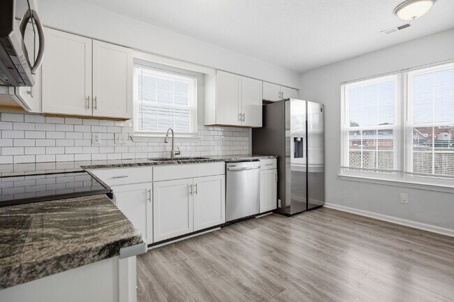 Building Photo - 3-Bedroom Home with Garage & Private Patio