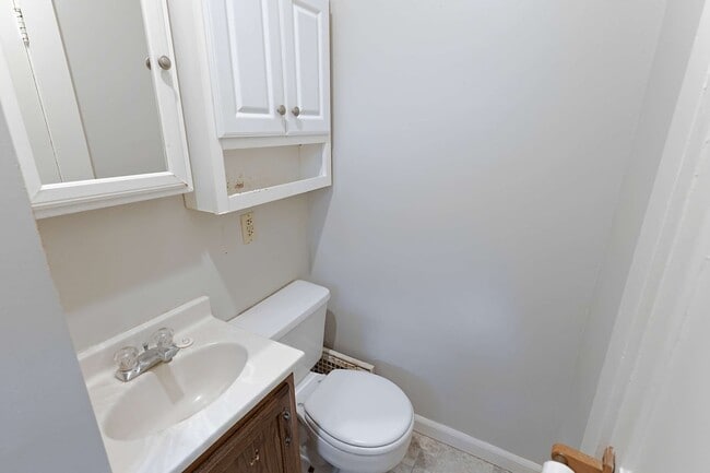 Building Photo - 4641 Stockwell St