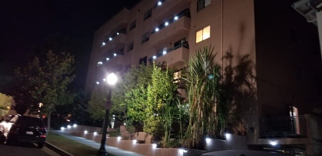 Building Photo - 445 Landfair Ave