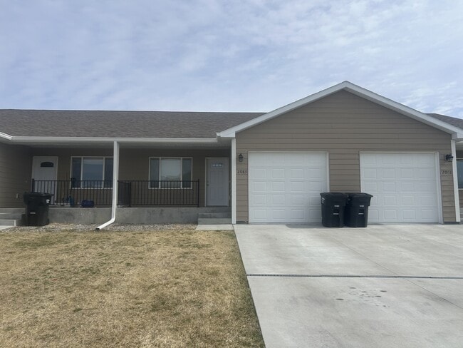 Building Photo - 2083 Lake Hills Dr