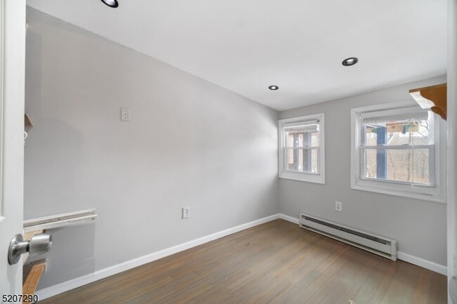 Building Photo - 15 Allegheny Ave