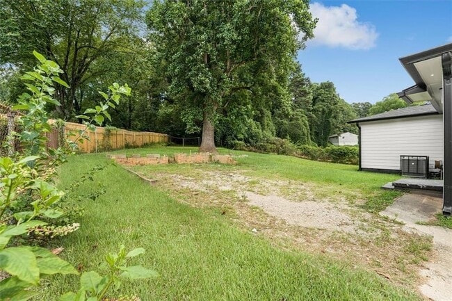 Building Photo - 2353 Clarissa Dr NW