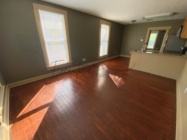 Building Photo - 810 Pryce Street