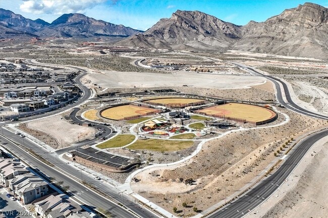 Building Photo - 1520 Little Penguin St