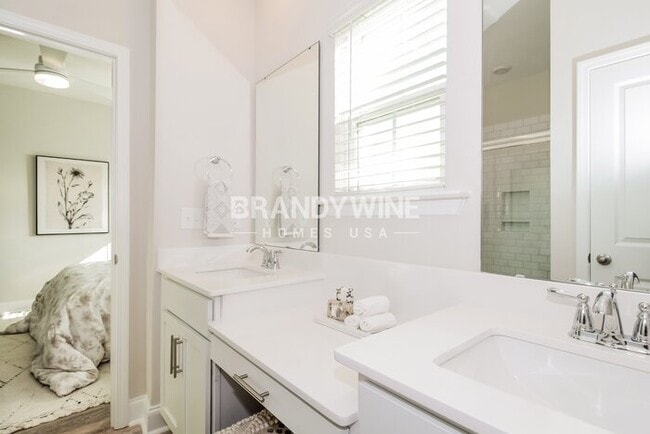 Building Photo - 1072 Wildflower Dr