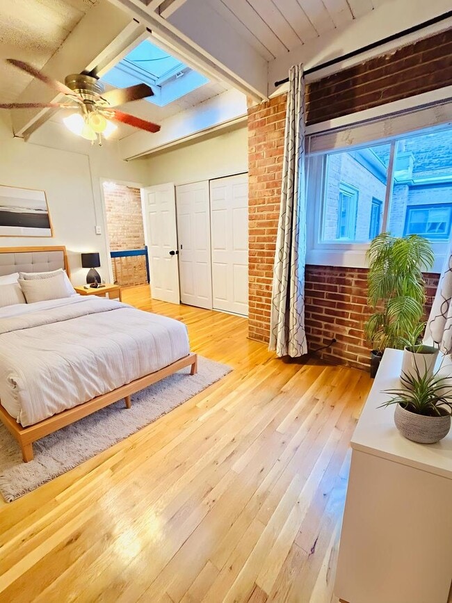 Building Photo - 1630 N Sedgwick St