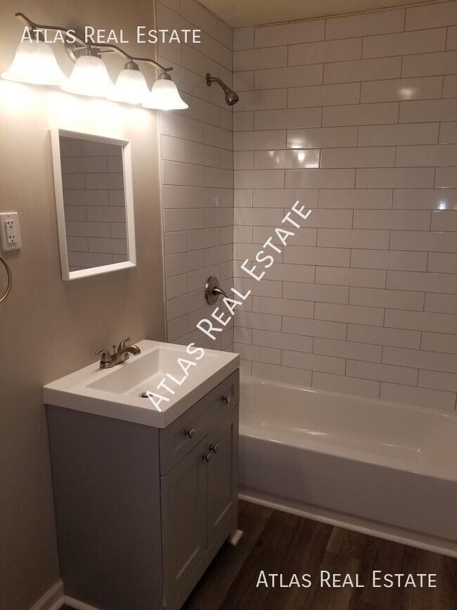 Building Photo - 9414-9416 E 14th Street S - 9416