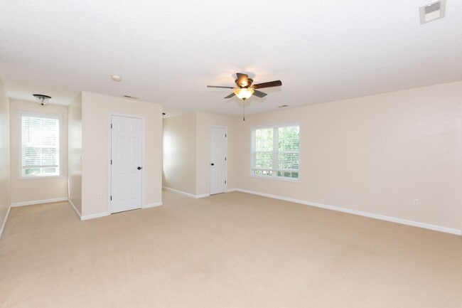 Building Photo - PRICE IMPROVEMENT!!!! MOVE-IN READY