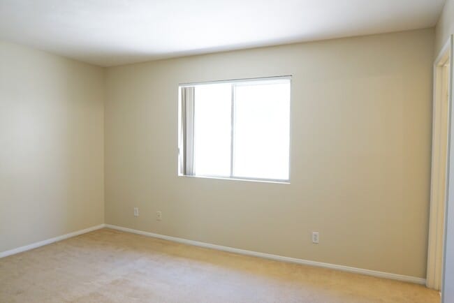 Building Photo - 52205 Avenida Velasco