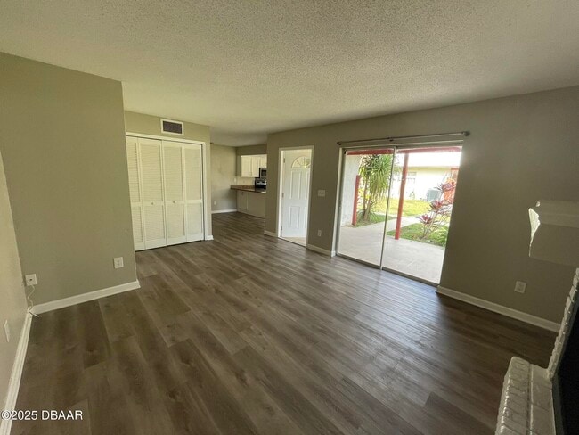 Building Photo - 97 Springwood Square