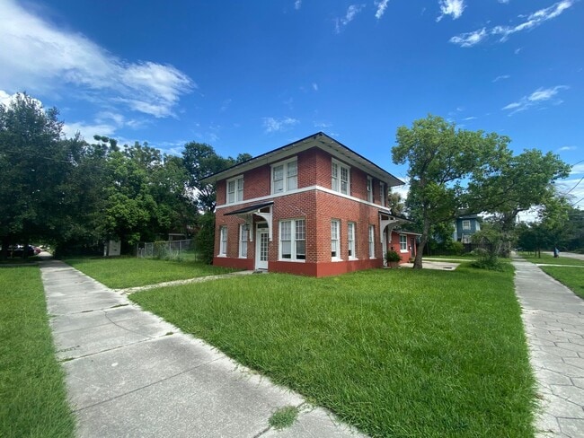 Building Photo - Copeland Street Duplexes