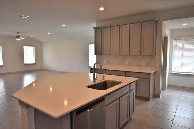 Building Photo - 4023 Yonkers Valley Ln