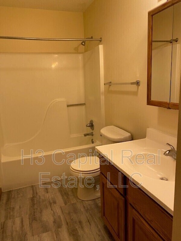 Building Photo - 529 Wood Thrush St