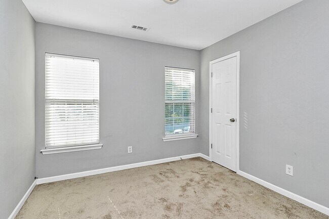 Building Photo - 5750 Laborde Ave
