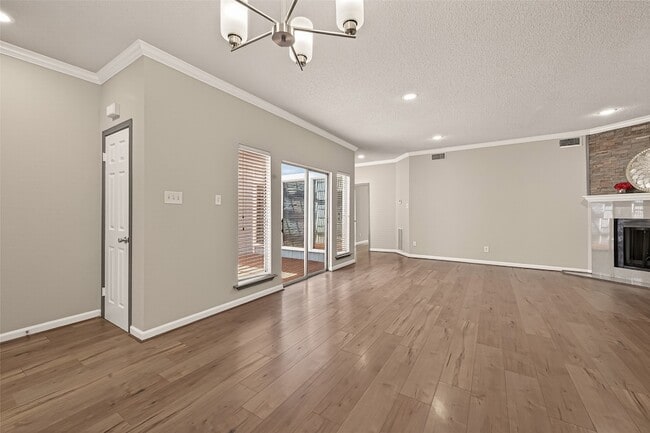 Building Photo - 4024 Breakwood Dr
