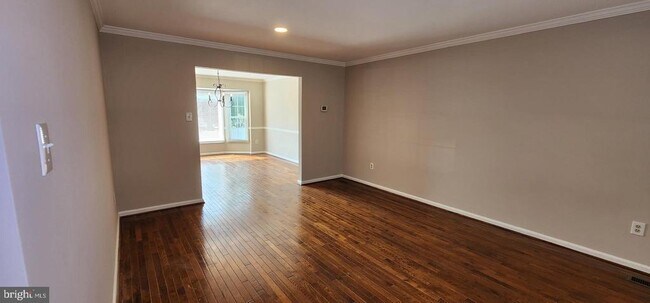 Building Photo - 3145 Elmmede Rd