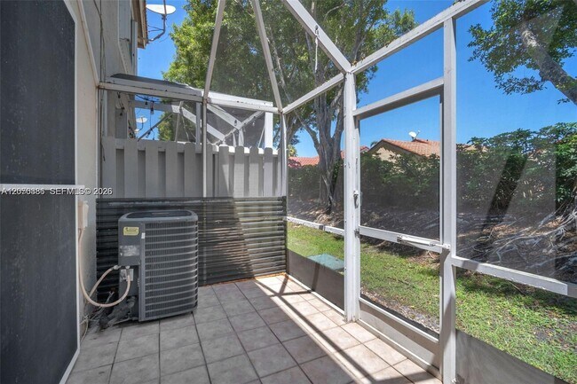 Building Photo - 800 Sorrento Dr