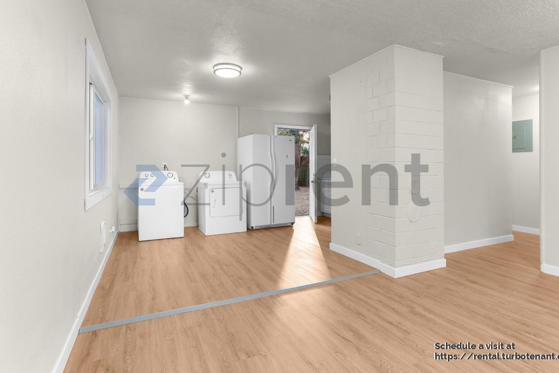 Building Photo - 1502 Kirkland Ave NE