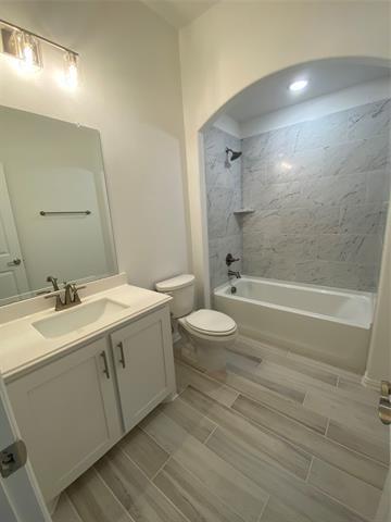 Building Photo - 404 Sparrow Dr