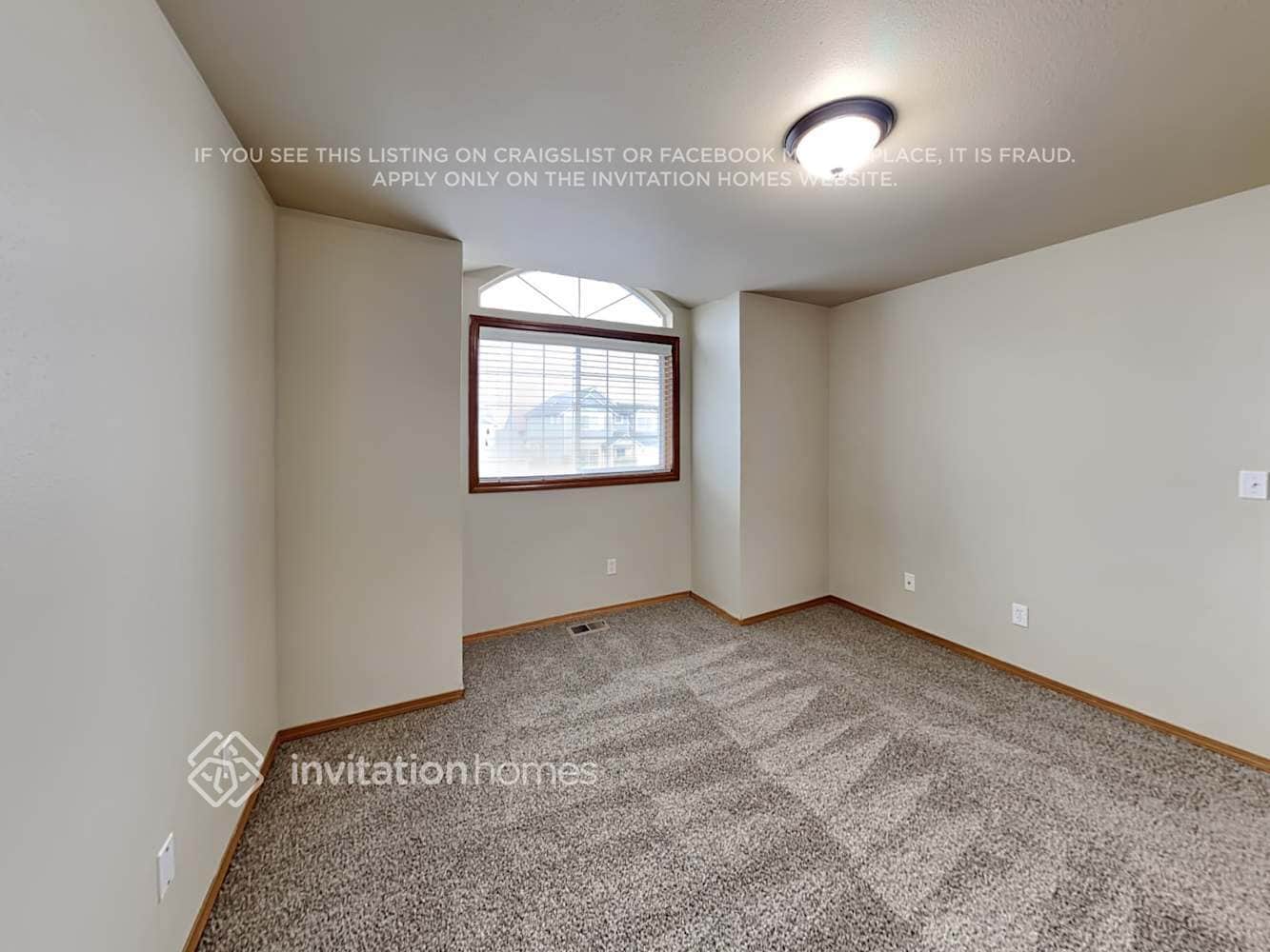 Building Photo - 1608 St Ct E