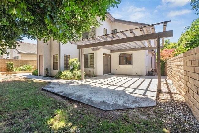 Building Photo - 2655 Victoria Park Dr