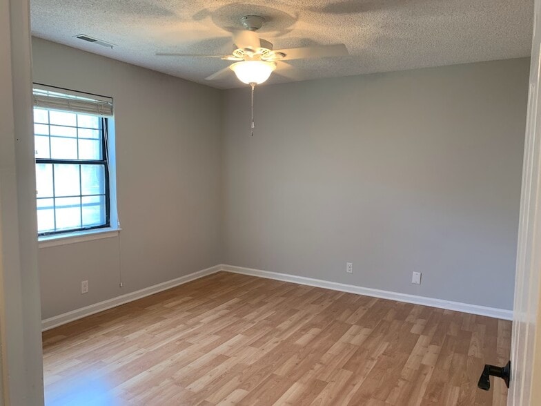 Building Photo - 5793 Brentwood Trce