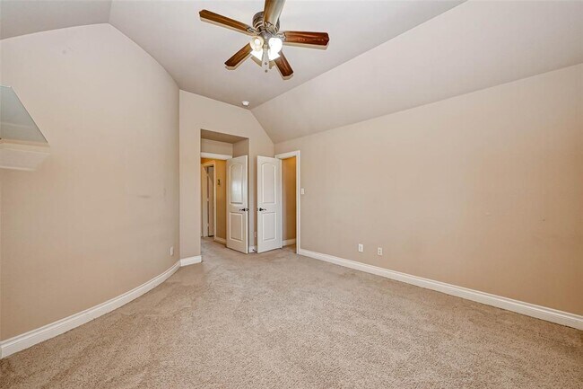 Building Photo - 27415 Blinkwood Park