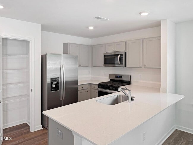 Building Photo - 412 Cherry Laurel Dr