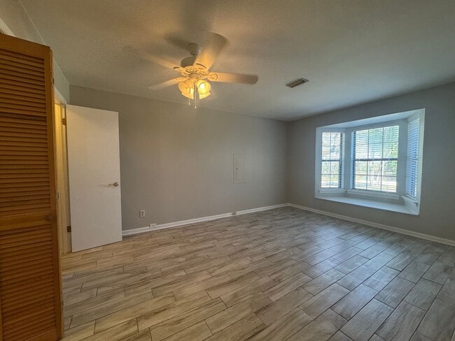 Building Photo - 3/1 Quiet Country Home in Graceville