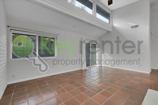 Building Photo - 2692 Bradford Way