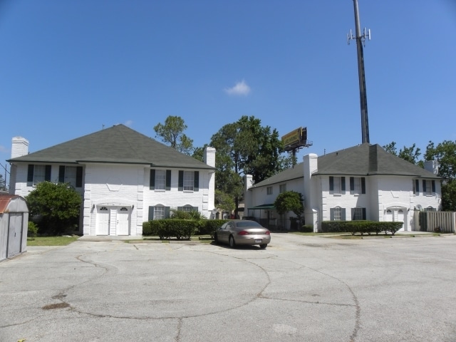 Primary Photo - 6119 FM 1960 Rd W