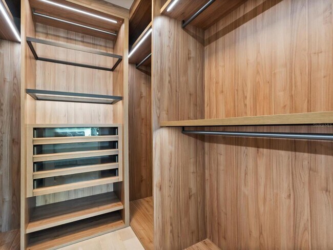 Building Photo - 1020 Sunset Point Rd