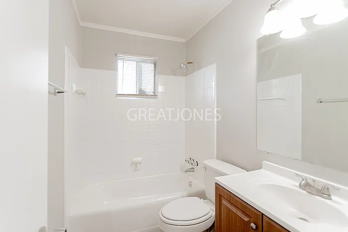 Building Photo - 4833 Delray Dr