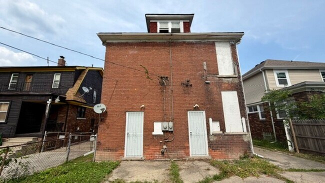 Building Photo - 5527 Nottingham Rd