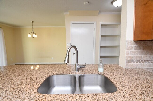Building Photo - 2596 Bering Dr