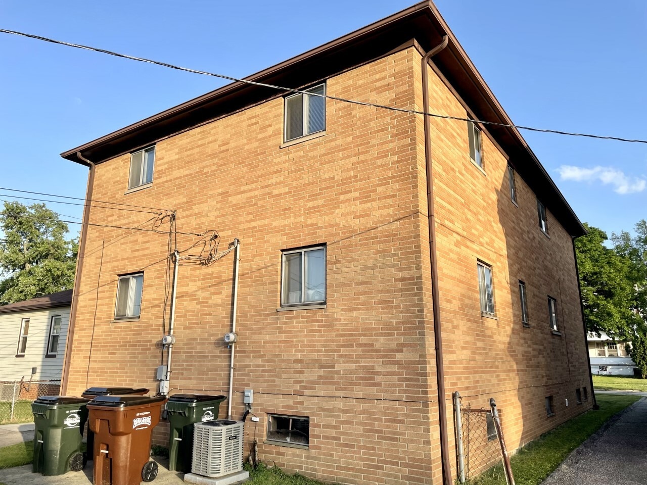 Building Photo - 2130 Tuxedo Ave