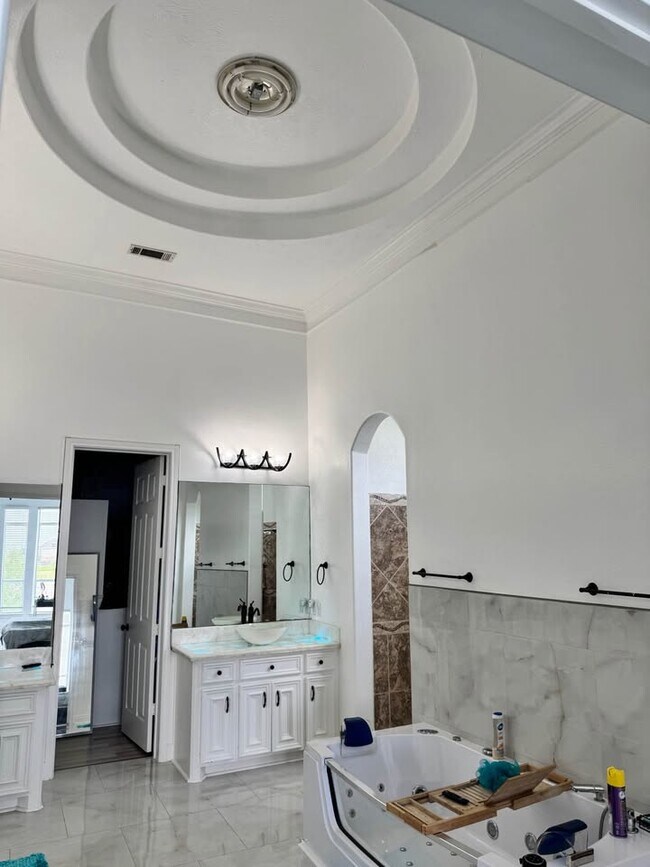 Building Photo - 8 Cypress Point Ct