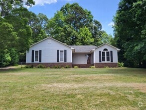 Building Photo - 3 bedroom home in Denver