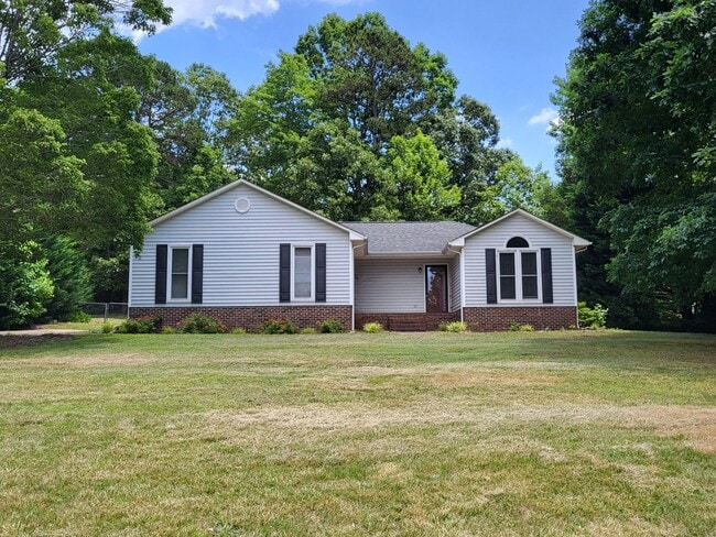 Primary Photo - 3 bedroom home in Denver