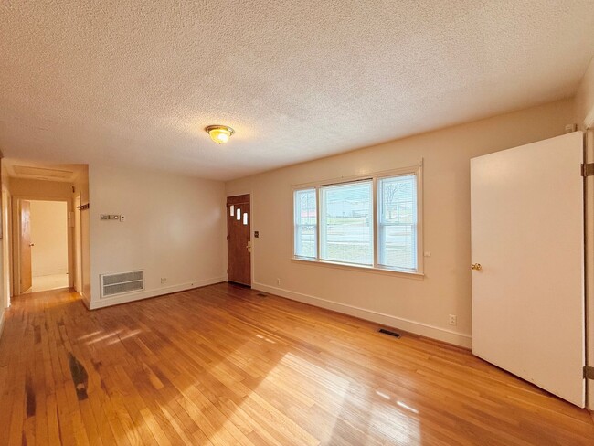 Building Photo - Welcome Home!