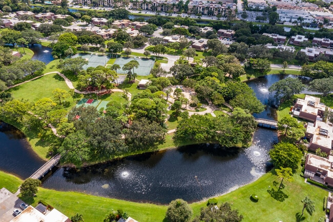 Building Photo - 1520 15th Ln