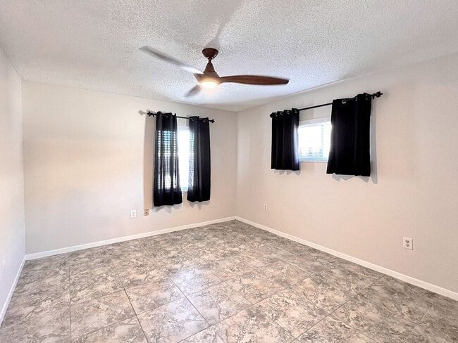 Building Photo - Charming Two-Bedroom Home Near it All