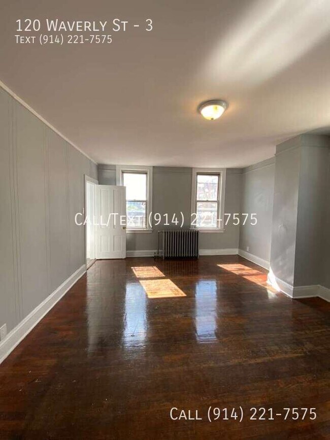 Building Photo - 120 Waverly St